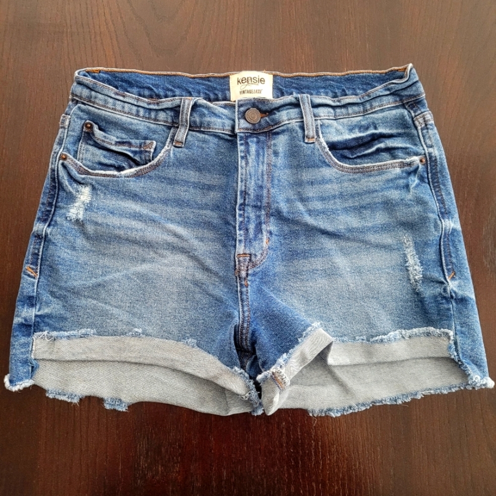 Women's Kensie Jean shorts. Size 10